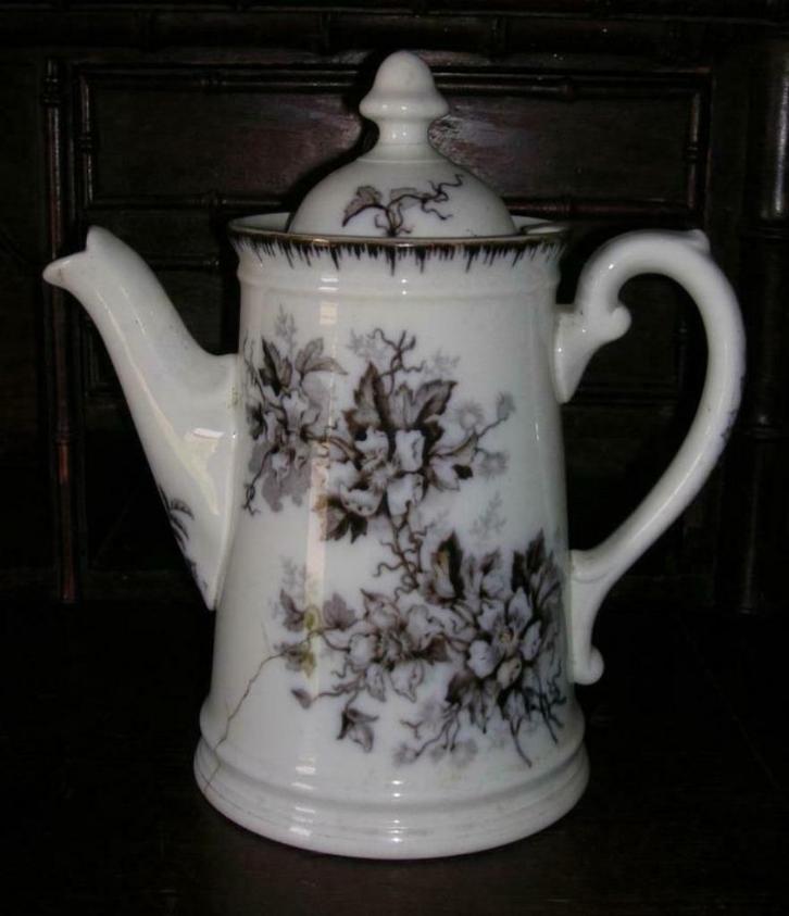 Retro koffiekan " OLGA ", Antiek en Kunst, Antiek | Keramiek en Aardewerk, Ophalen