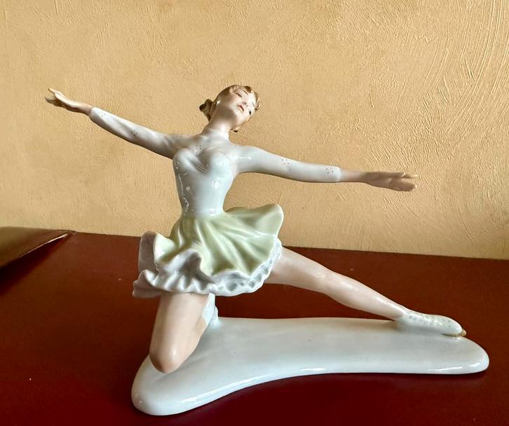 Vintage beeldje schaatster schaubach kunst, Antiek en Kunst, Curiosa en Brocante, Ophalen