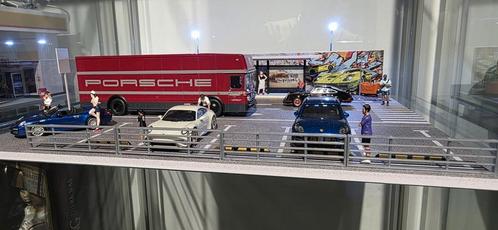 Busstation 1/64, Hobby en Vrije tijd, Modelauto's | 1:18, Zo goed als nieuw, Ophalen of Verzenden