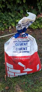 Cement  3/4 zak. GRATIS, Doe-het-zelf en Bouw, Ophalen, Gebruikt