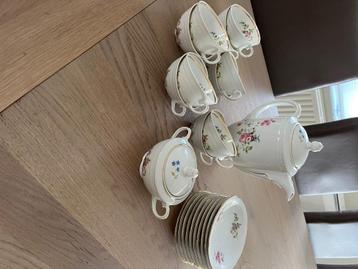 Koffieservies beschikbaar voor biedingen