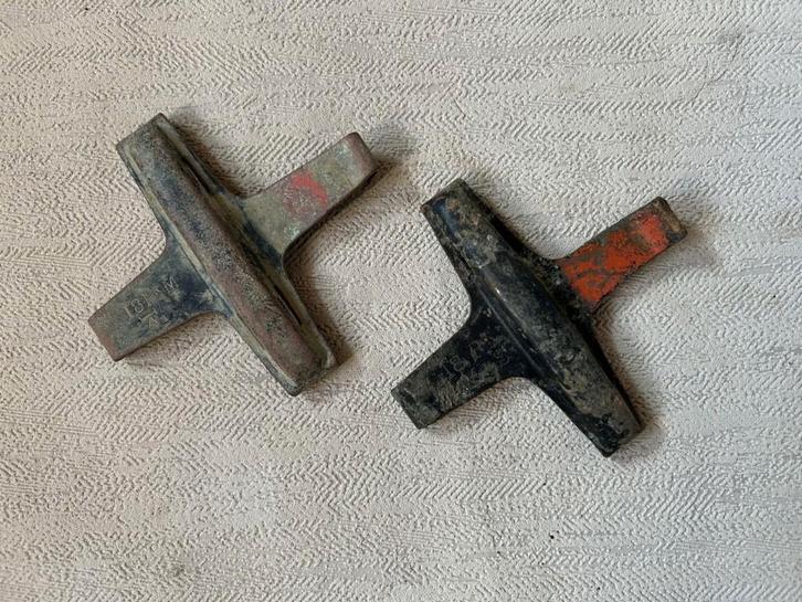 wo1 - Britse klemmen voor 18 pounder hulzen, Collections, Objets militaires | Général, Armée de terre, Enlèvement ou Envoi