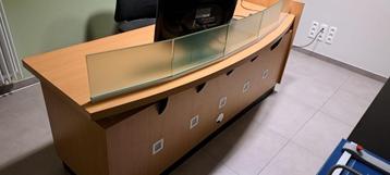 Unieke en Multifunctionele Balie / Bureau / DJ Booth! beschikbaar voor biedingen