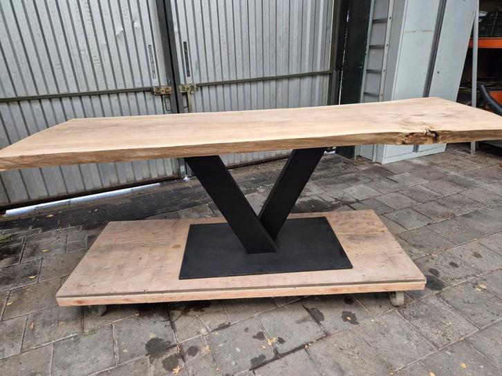 Authentieke massief eiken boomstam tafel met robuuste V-poot, Huis en Inrichting, Tafels | Statafels, Nieuw, Ophalen