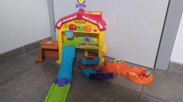 Zoef zoef dieren, boerderij, kippenhok, tractor, boomhuis  beschikbaar voor biedingen