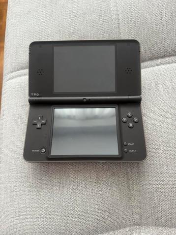 Nintendo DSi XL niet getest..!!, Games en Spelcomputers, Spelcomputers | Nintendo DS, Ophalen of Verzenden, Gebruikt, Overige kleuren