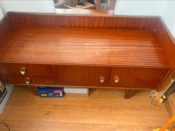 Commode vintage avec miroir beschikbaar voor biedingen