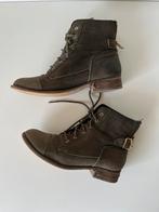 Kaki veterschoenen Mezura maat 37, Lage of Enkellaarzen, Ophalen of Verzenden, Mezura, Gedragen