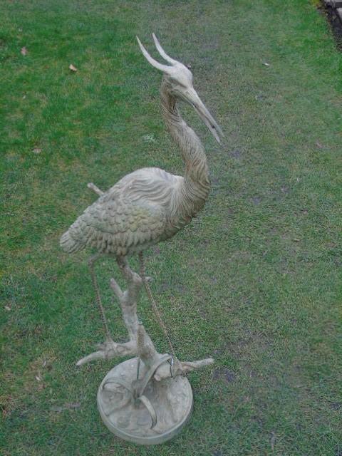 reiger  brons met groene schaal, waterstraal, ware grootte!, Tuin en Terras, Tuinwanddecoratie, Nieuw, Ophalen