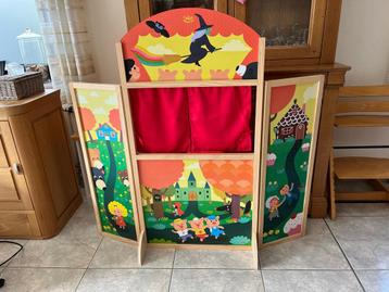 Poppenkast hout beschikbaar voor biedingen