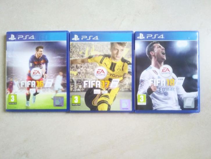 3 PS4 spellen in één koop FIFA 16, 17 en 18 voor 10€, Games en Spelcomputers, Games | Sony PlayStation 4, Zo goed als nieuw, Sport