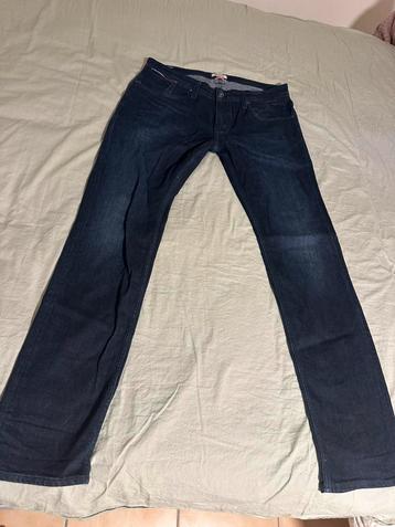 Mooie jeans Tommy Hilfiger beschikbaar voor biedingen