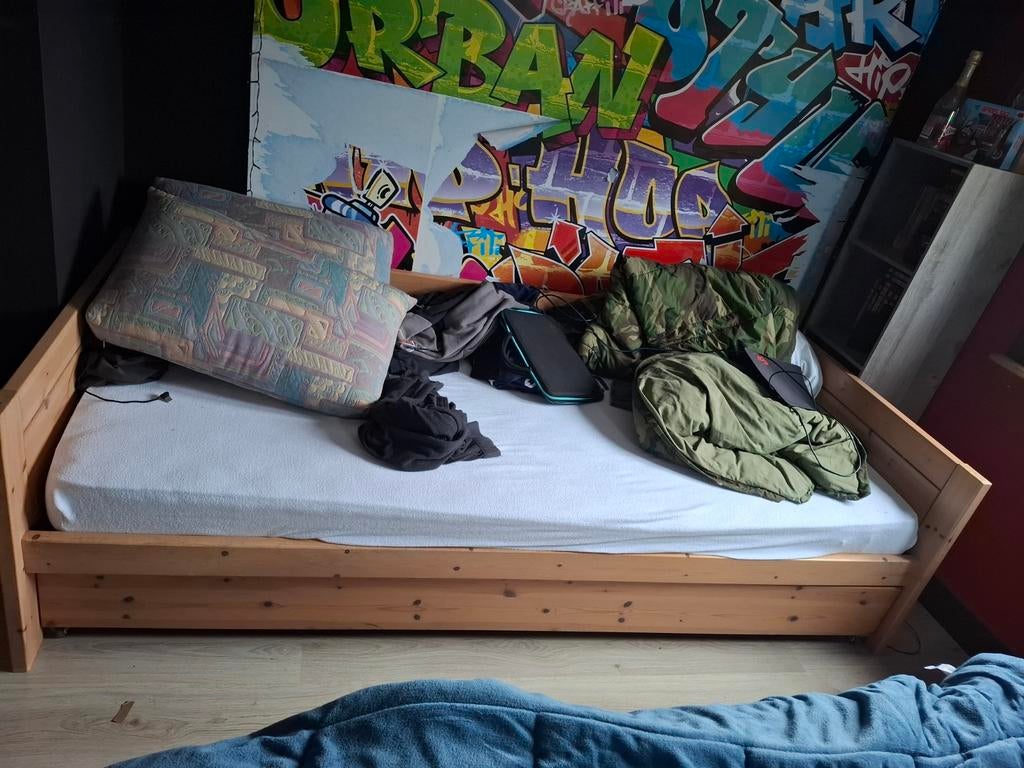 Grenen bed 2 in 1, Huis en Inrichting, Slaapkamer | Complete slaapkamers, Ophalen