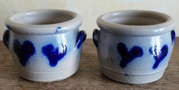 Paar kleine boterpotjes van grijs/blauw aardewerk ALS NIEUW beschikbaar voor biedingen