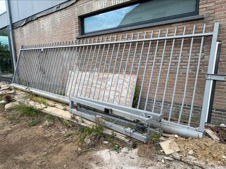Industriele schuifpoort inclusief motor (merk B&G), Tuin en Terras, Tuinpoorten, Zo goed als nieuw, Aluminium, Ophalen