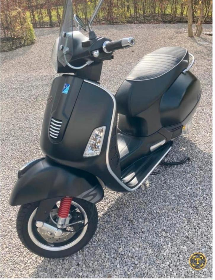 Vespa 125cc gts super sport, Fietsen en Brommers, Scooters | Vespa, Zo goed als nieuw, Benzine, Ophalen