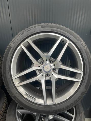 Mercedes lichtmetalen velg met winterband beschikbaar voor biedingen