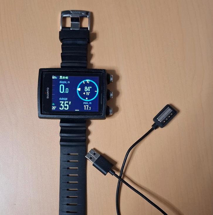 Suunto Eon Core duikcomputer, Sports nautiques & Bateaux, Plongée, Comme neuf, Ordinateur de plongée, Enlèvement ou Envoi