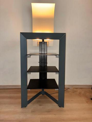 High-end Hifi meubel beschikbaar voor biedingen