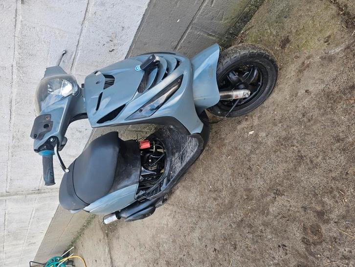 Piaggio zip, Fietsen en Brommers, Scooters | Piaggio, Zo goed als nieuw, Zip, Klasse A (25 km/u), Tweetakt, Ophalen