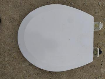 lunette WC + abattant petit format beschikbaar voor biedingen