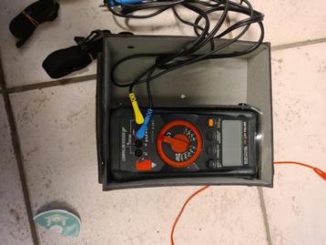 METRA HIT 16U - isolatietester TRMS Multimeter, Doe-het-zelf en Bouw, Meetapparatuur, Ophalen of Verzenden, Zo goed als nieuw