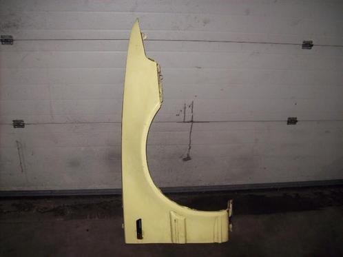 SPATBORD RECHTS VOOR Volvo 480 (01-1986/07-1996), Auto-onderdelen, Carrosserie, Spatbord, Volvo, Voor, Rechts, Gebruikt