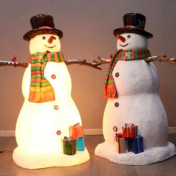 Bonhomme de neige avec lumière — Hauteur du bonhomme de neig