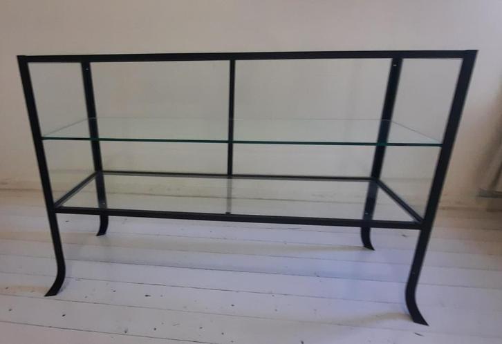 Gietijzeren kast met glas., Huis en Inrichting, Overige Huis en Inrichting, Zo goed als nieuw, Ophalen