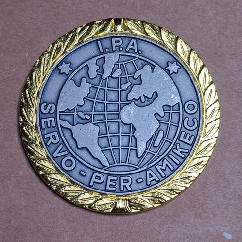 International Police Association Badge, Verzamelen, Militaria | Algemeen, Overige soorten, Embleem of Badge, Ophalen of Verzenden