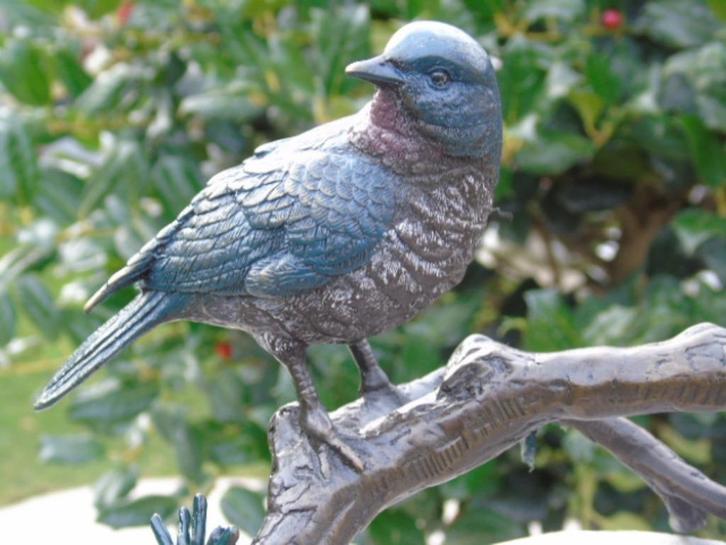 bronzen beeld van een vogel (3) op een tak..., Tuin en Terras, Tuinwanddecoratie, Nieuw, Ophalen
