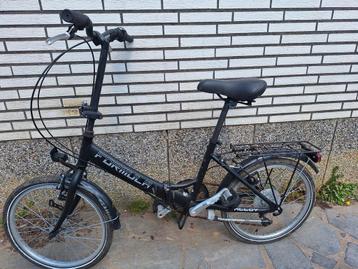 Compacte fiets beschikbaar voor biedingen