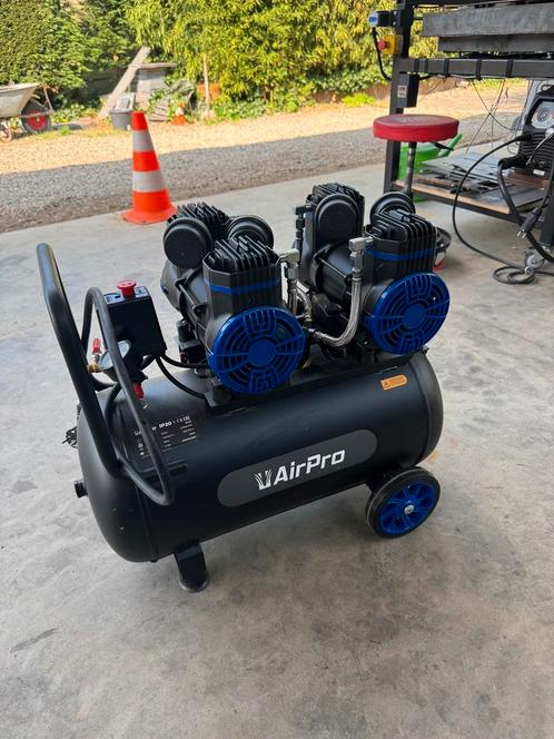 Stille krachtige compressor, Doe-het-zelf en Bouw, Compressors, Zo goed als nieuw, Ophalen