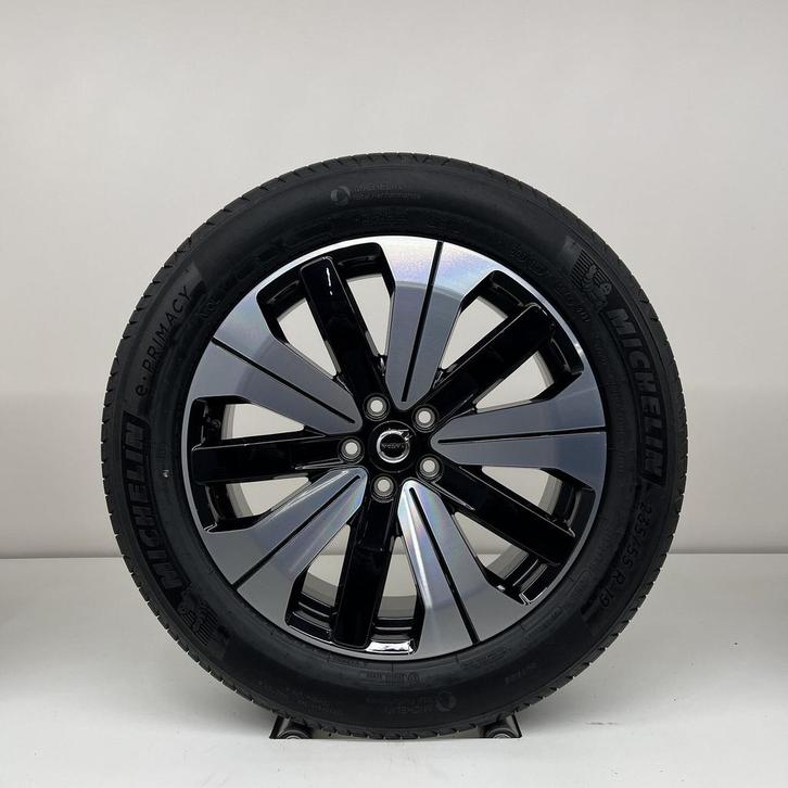 Volvo 19 inch  velgen + Zomerbanden XC60 2017-, Auto-onderdelen, Banden en Velgen, Banden en Velgen, All Season, 19 inch, 235 mm