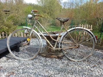 Vieux vélo beschikbaar voor biedingen