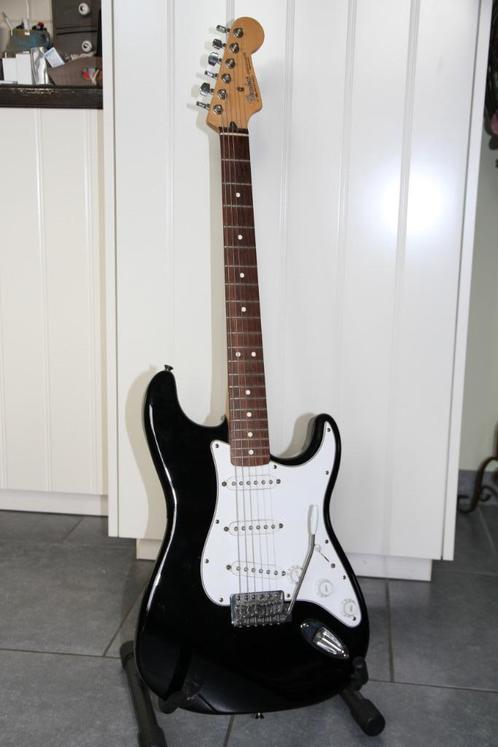 Fender Standard Stratocaster Mex 2008 Black SSS, Muziek en Instrumenten, Snaarinstrumenten | Gitaren | Elektrisch, Zo goed als nieuw