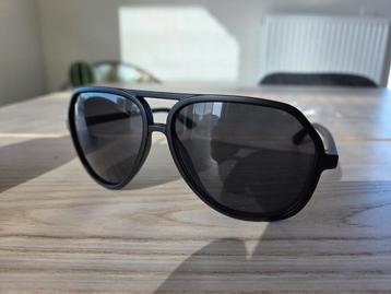 Sunglasses Guess beschikbaar voor biedingen