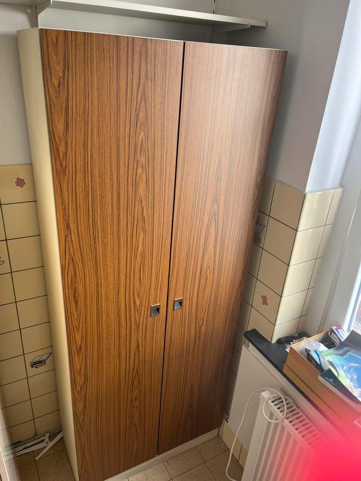 A donner armoire 2 portes en bois de rangement avec planches, Huis en Inrichting, Kasten | Stellingkasten, Gebruikt, Ophalen