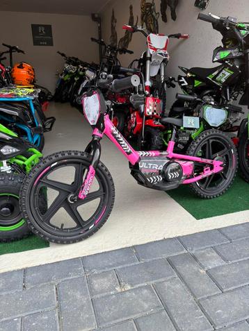 ‼️NIEUW‼️Ultra Elektrische Loopfiets Roze 16 inch 10/22 Km/h beschikbaar voor biedingen
