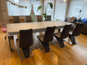 Tafel met 8 designstoelen Rolf Benz (7800)