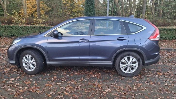 HONDA CR-V CITY RUNNER à seulement 39165 km, Autos, Honda, Particulier, CR-V, Caméra 360°, ABS, Airbags, Air conditionné, Bluetooth