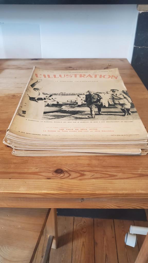 Lot de 12 magazines anciens "L’Illustration" – Année 1935, Verzamelen, Tijdschriften, Kranten en Knipsels, Ophalen