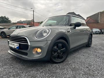 Mini Cooper 1.5 AUTOMAAT / 2019 / PDC - Airco beschikbaar voor biedingen