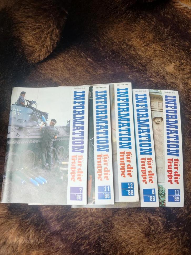 information für die truppe 5 stuks legergeschiedenis W-DE, Verzamelen, Militaria | Algemeen, Ophalen of Verzenden