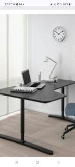 GEVRAAGD Electrisch Ikea Bekant hoekbureau zwart, Huis en Inrichting, Bureaus, Ophalen of Verzenden, Elektrisch, Gebruikt