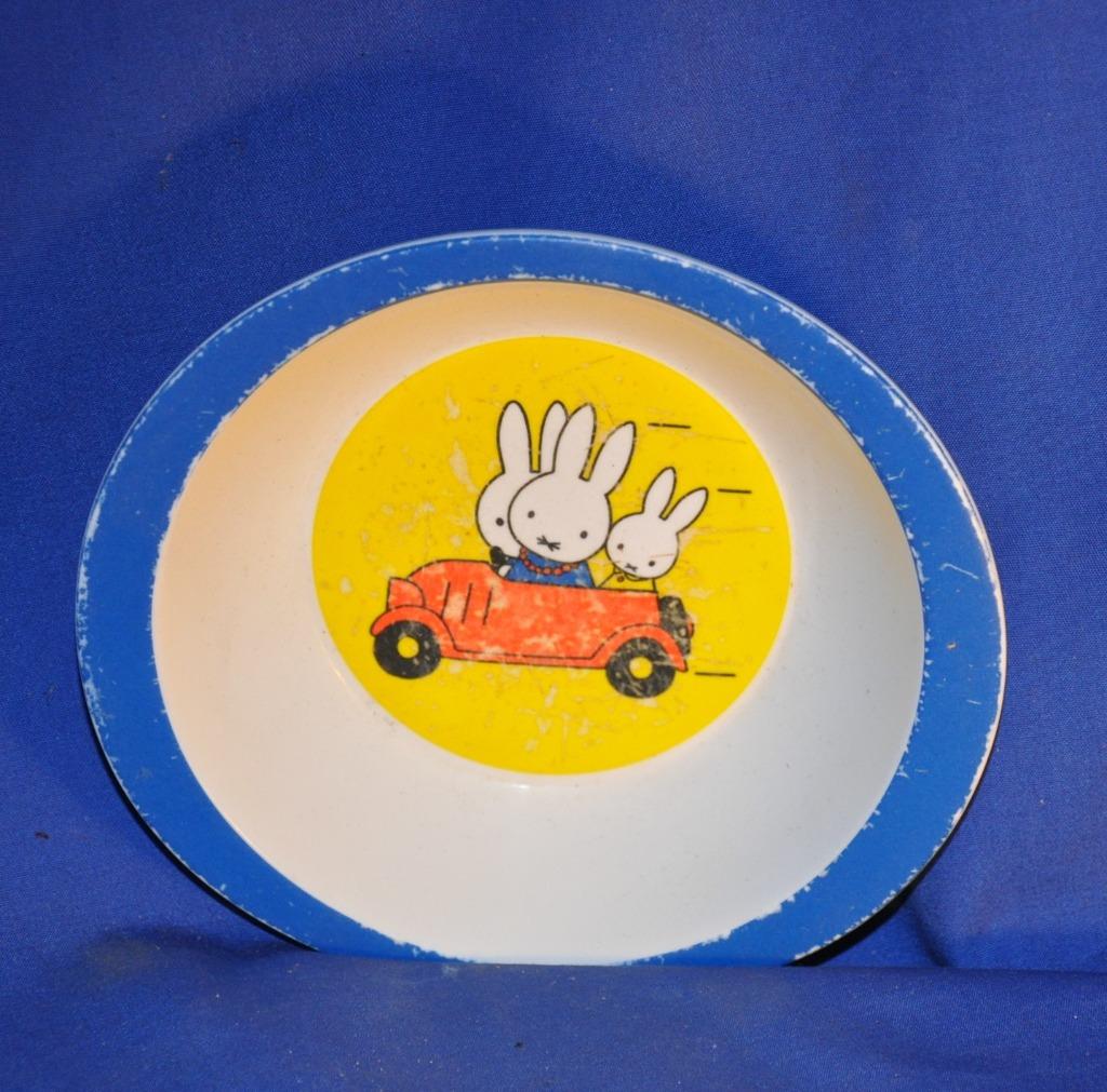 plat assiette pour enfant decor famille lapin, Maison & Meubles, Cuisine | Vaisselle, Enlèvement ou Envoi, Utilisé, Autres matériaux