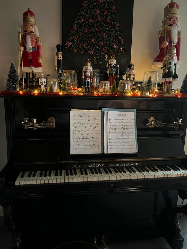 Antieke buffetpiano Justin Van Hytte (Gent), Muziek en Instrumenten, Piano's, Gebruikt, Piano, Zwart, Hoogglans, Ophalen