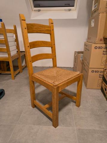 12x Eiken houten stoelen met rieten zitting.  beschikbaar voor biedingen
