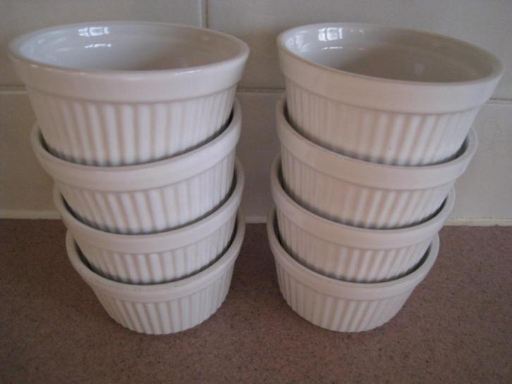 8 vuurvaste witte ovenschaaltjes, diameter 9,5cm, Huis en Inrichting, Keuken | Servies, Ophalen