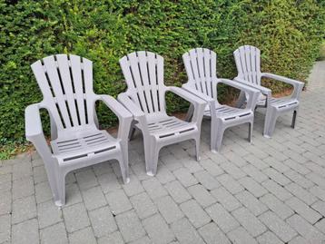 4 Loungestoelen  beschikbaar voor biedingen